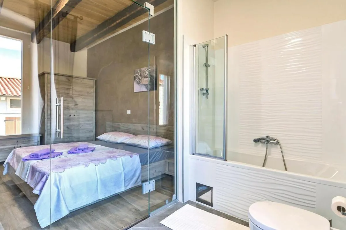 Villa Genesis - Stadtvilla Marcana Istrien - Mit Privatem, Beheizbaren Infinity Pool Und Olivengarten Semesterbostad