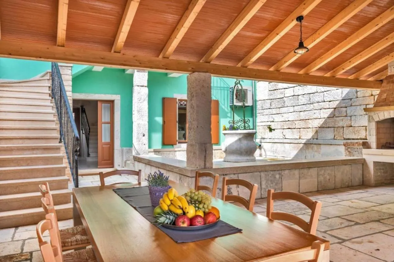 Holiday home Villa Genesis - Stadtvilla Marcana Istrien - Mit Privatem, Beheizbaren Infinity Pool Und Olivengarten