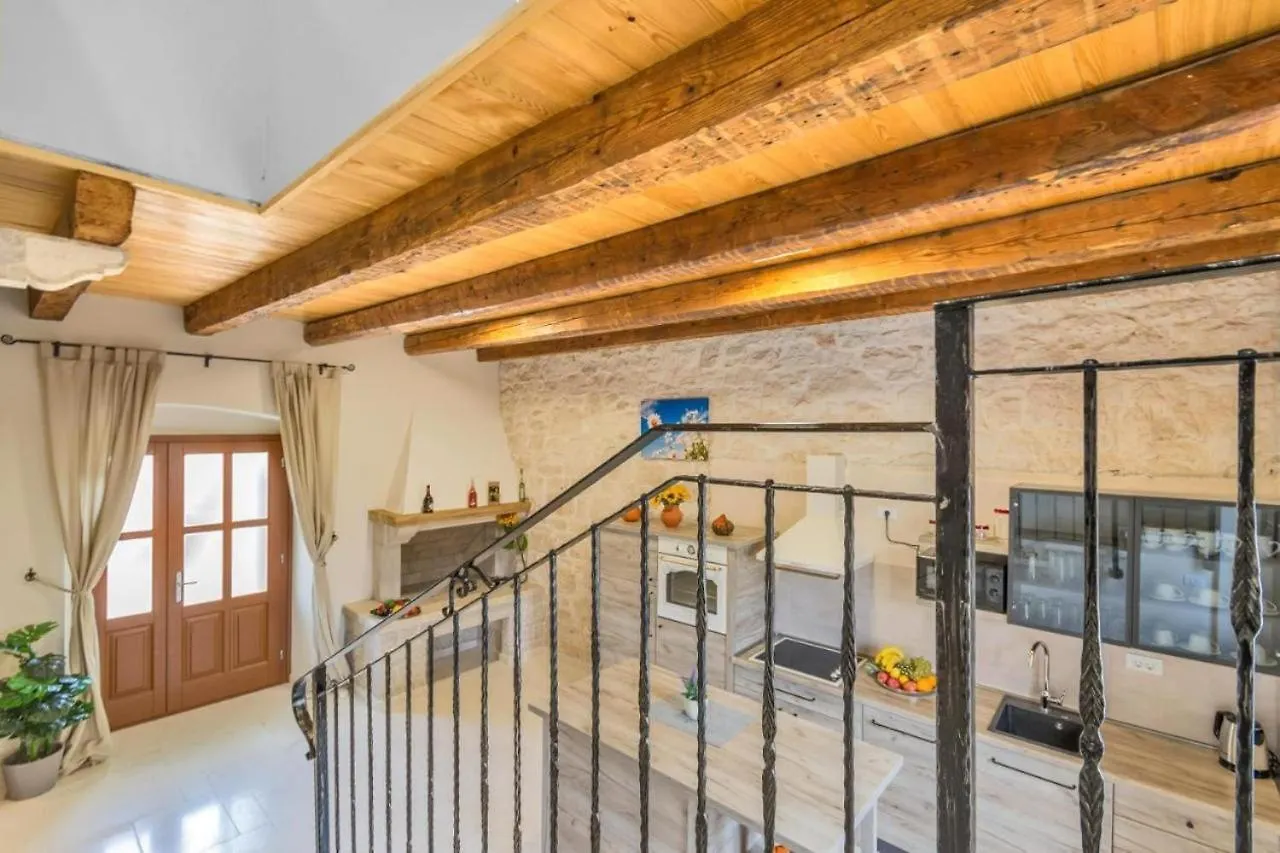 Villa Genesis - Stadtvilla Marcana Istrien - Mit Privatem, Beheizbaren Infinity Pool Und Olivengarten Croatia