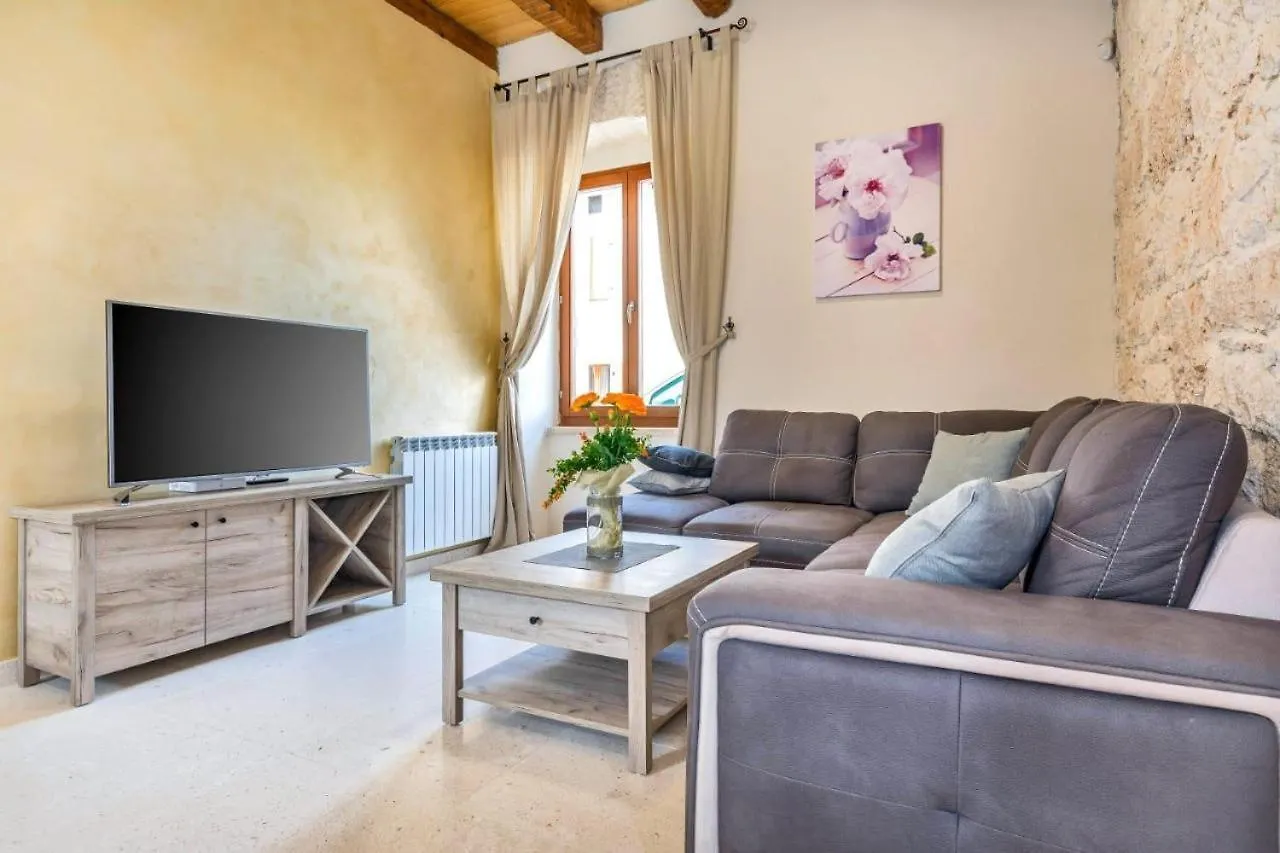 Villa Genesis - Stadtvilla Marcana Istrien - Mit Privatem, Beheizbaren Infinity Pool Und Olivengarten 0*,  Kroatien