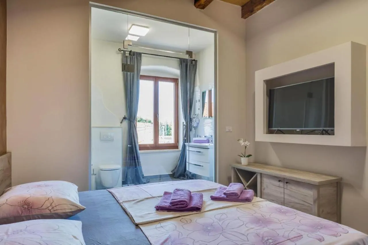 Holiday home Villa Genesis - Stadtvilla Marcana Istrien - Mit Privatem, Beheizbaren Infinity Pool Und Olivengarten Croatia