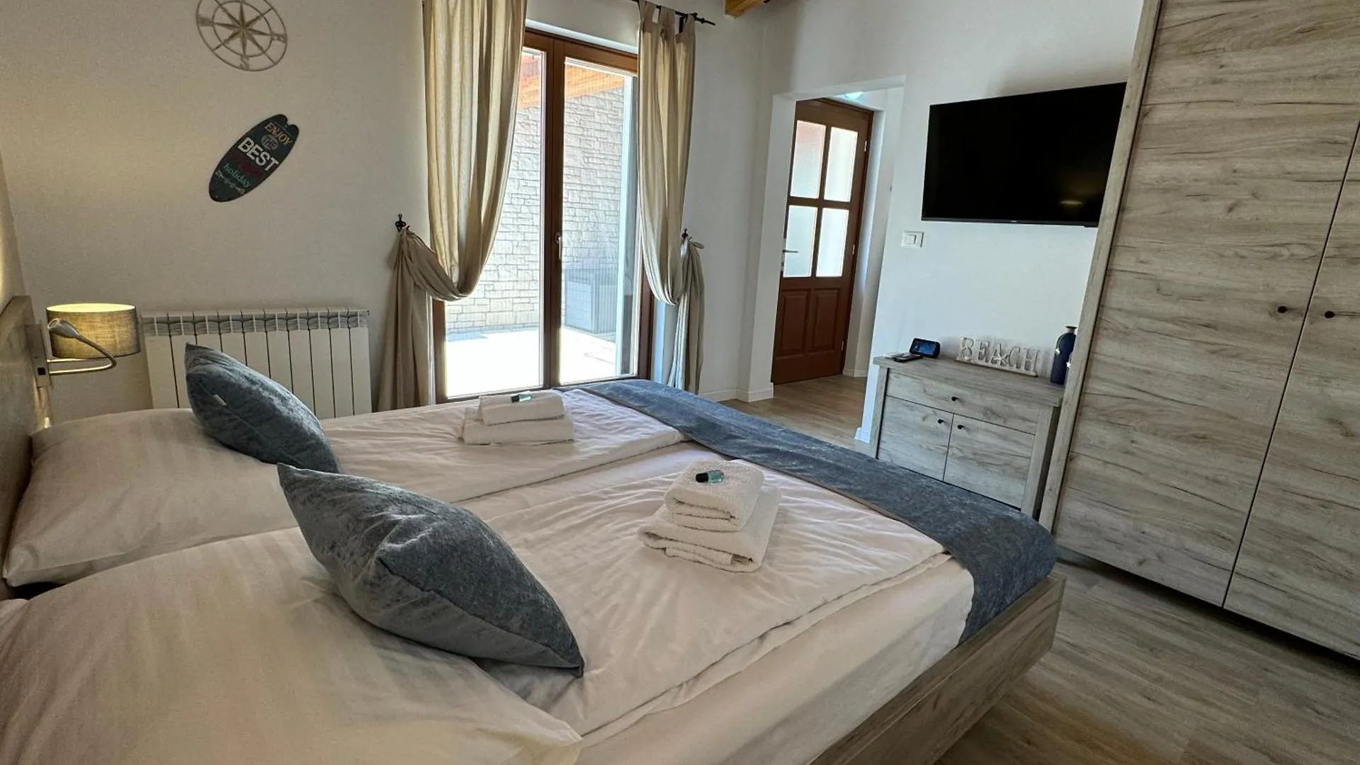 Villa Genesis - Stadtvilla Marcana Istrien - Mit Privatem, Beheizbaren Infinity Pool Und Olivengarten Croatia